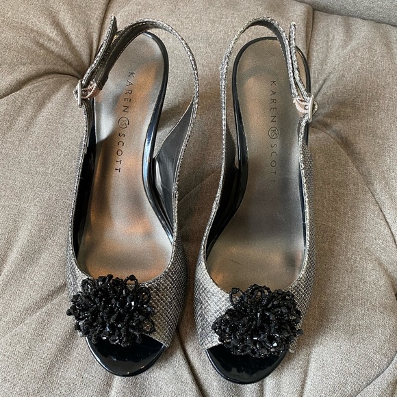 Silver high heels size 7.5 - Picture 2 of 7